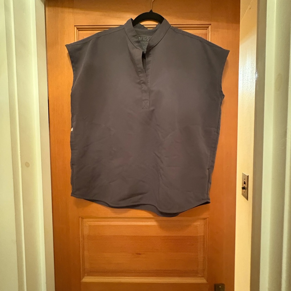 Figs Gray Short Sleeve Top